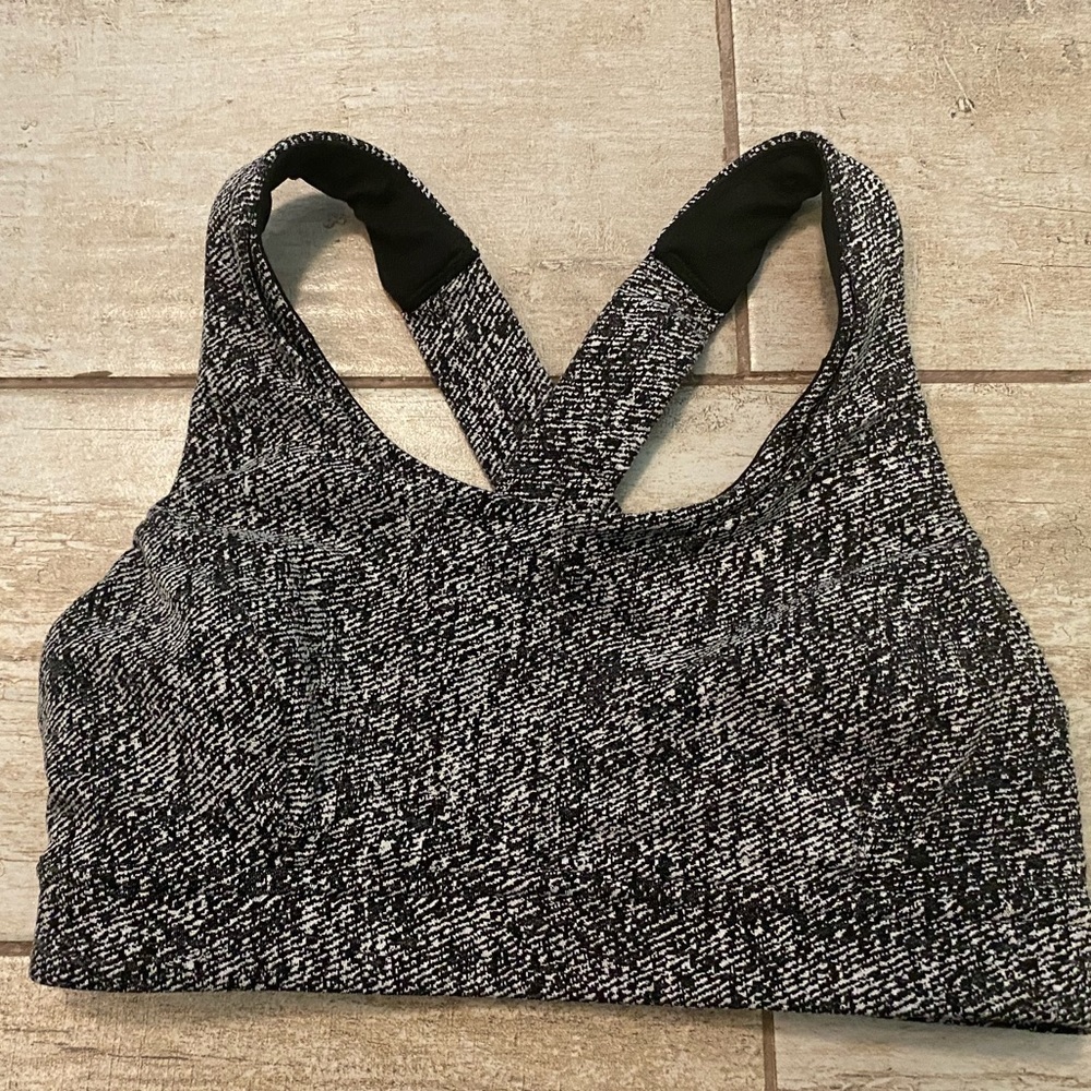 Lululemon bra size 4 VGUC